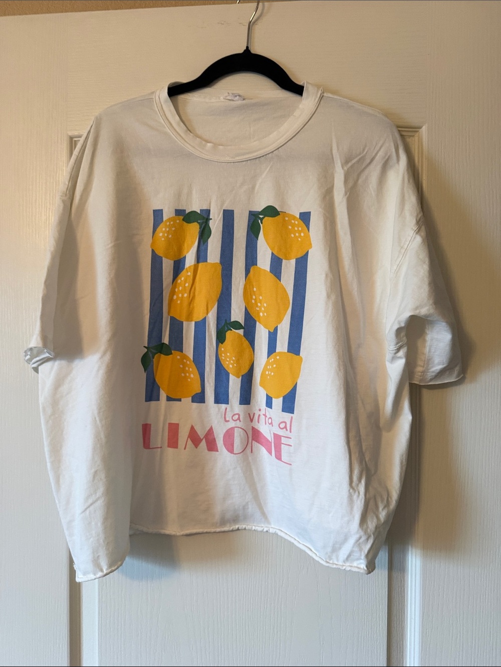 28. Chic Soul XL White 'La Vita al Limone' Lemon Graphic Tee